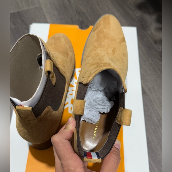 Tommy Hilfiger boots - Picture 4 of 8